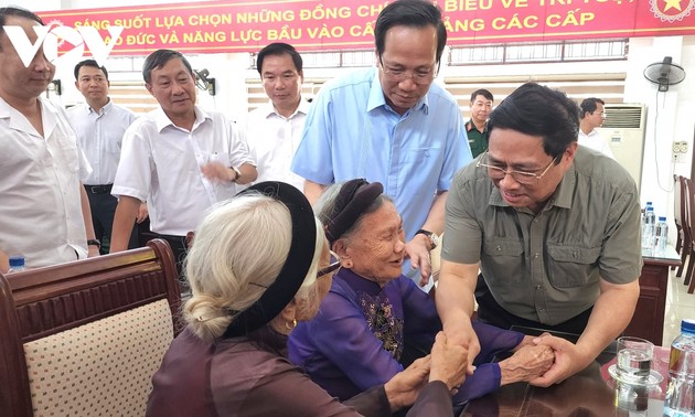 Premierminister Pham Minh Chinh besucht das Pflegezentrum für Kriegsinvalide Nho Quan