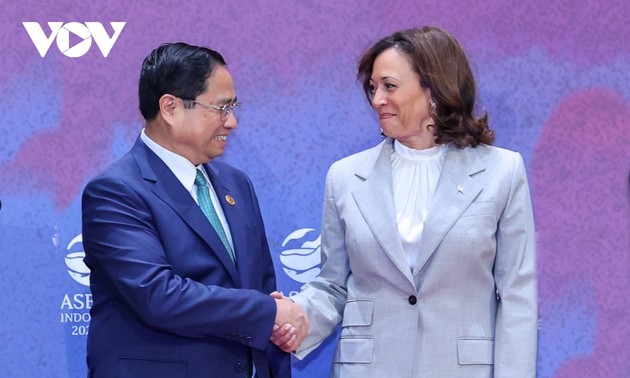 Premierminister Pham Minh Chinh trifft die stellvertretende US-Präsidentin Kamala Harris