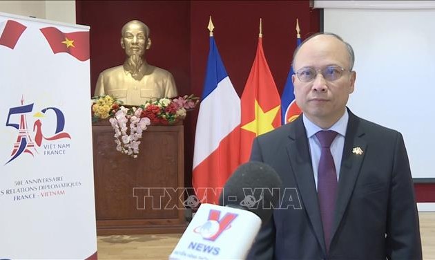 Zehn Jahre strategische Partnerschaft zwischen Vietnam und Frankreich