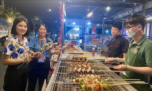 Eröffnung des internationalen Küchen- und Musikfestivals in Quang Binh