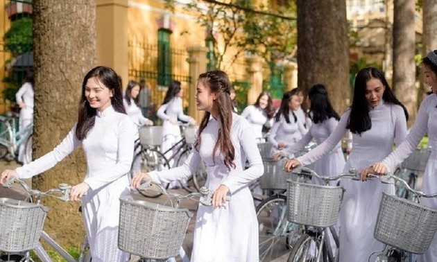 Quand les Vietnamiennes portent leur ao dài