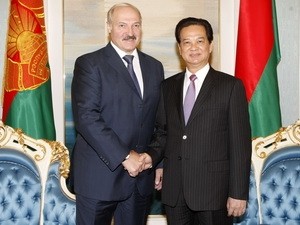 Thủ tướng Nguyễn Tấn Dũng hội kiến với Tổng thống Belarus Alexander Lukashenko