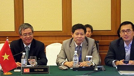 Việt Nam đóng góp ý kiến liên quan đến an ninh biển tại AMF và EAMF