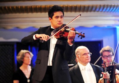 Nghệ sỹ violin nổi tiếng Bùi Công Duy biểu diễn tại CHLB Đức 