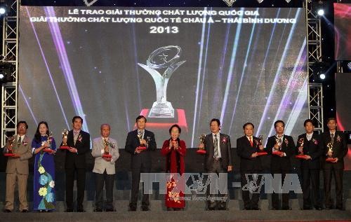 Tôn vinh 82 doanh nghiệp đạt giải thưởng Chất lượng quốc gia năm 2013 