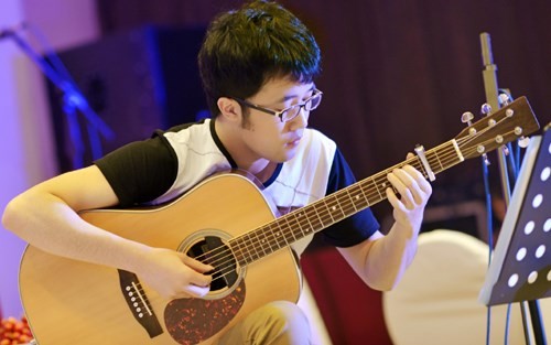 Nghệ sĩ nổi tiếng tham dự Liên hoan độc tấu guitar quốc tế tại Việt Nam 