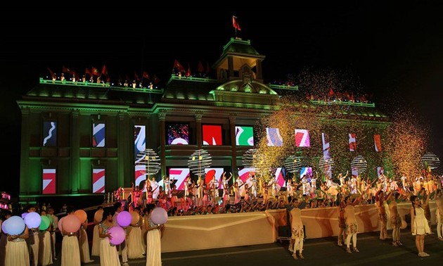 Phong phú, đặc sắc Festival Biển Nha Trang - Khánh Hòa 2015 