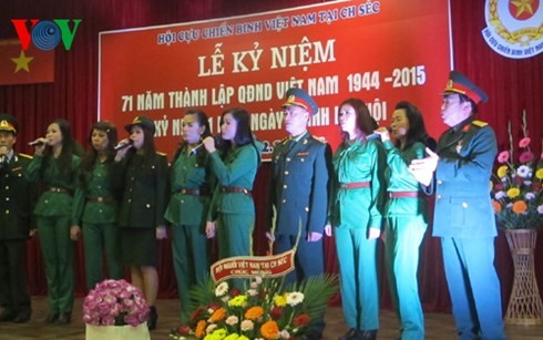 Cựu chiến binh Việt Nam tại Séc kỷ niệm 71 năm ngày thành lập Quân đội Nhân dân Việt Nam