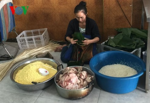 Việt kiều Vientiane và bánh chưng xanh