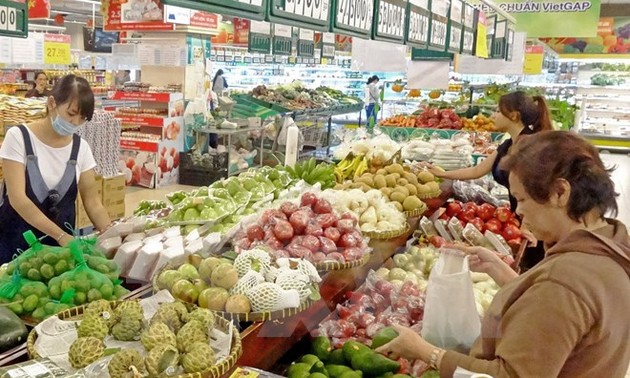 Уровень инфляции во Вьетнаме продолжает снижаться благодаря мерам по стабилизации цен на товары