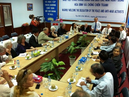В Ханое прошла дружеская встреча активистов за мир из американских левых партий