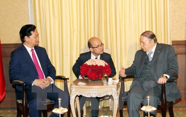 Вьетнам желает укрепить дружбу и многостороннее сотрудничество с Алжиром