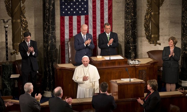 Папа Римский Франциск выступил с обращением на совместном заседании обеих палат Конгресса США