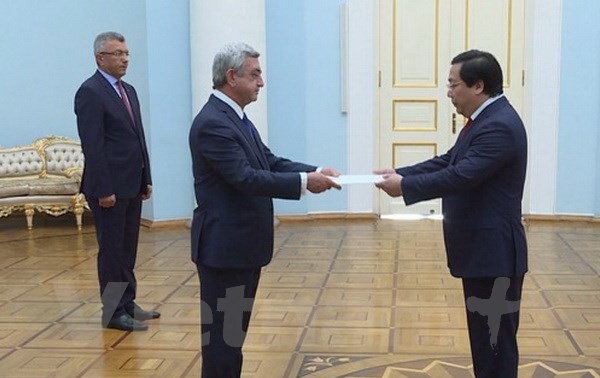 Вьетнам желает активизировать сотрудничество с Арменией