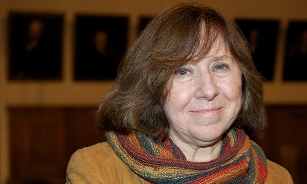 Нобелевская премия по литературе за 2015 год присуждена белорусской писательнице