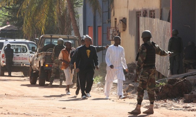 В Мали введен режим чрезвычайного положения и объявлен трехдневный траур