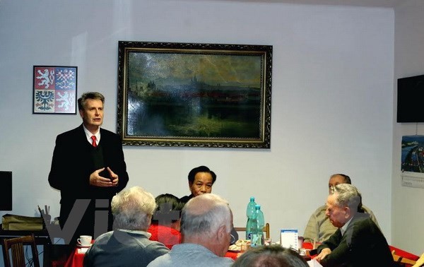 В Чехии прошел семинар по 30-летнему делу обновления Вьетнама