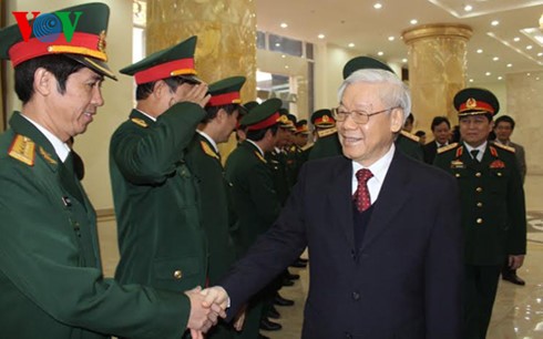 Генсек ЦК КПВ провел рабочую встречу с представителями Военного командования Ханоя  