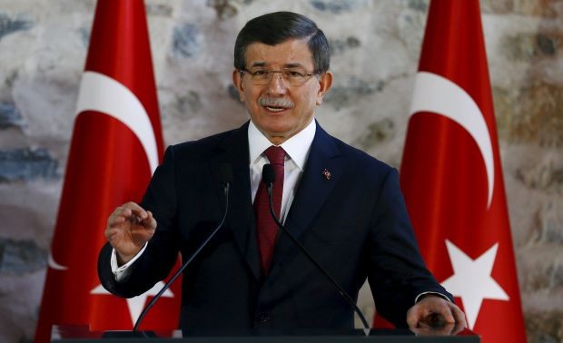 Давутоглу: Турция продолжит обстрелы курдов в Сирии