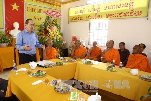 Председатель ЦК ОФВ навестил и поздравил кхмеров с их традиционным Новым годом
