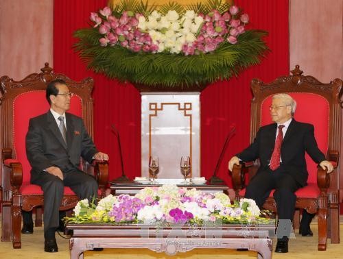 Высшая делегация Трудовой партии Кореи находится во Вьетнаме с визитом