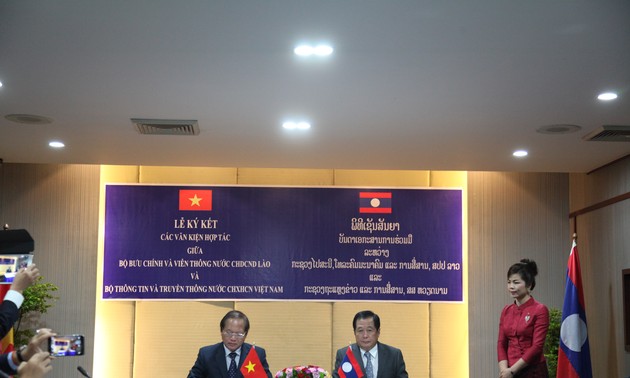 СРВ и Лаос активизируют сотрудничество в области информации и телекоммуникаций