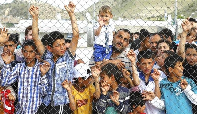 ЕС выдаст беженцам из Турции дебетовые карточки 