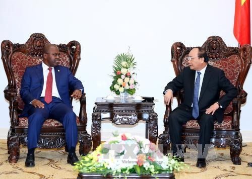 Премьер Вьетнама принял министра внутренних дел Мозамбика