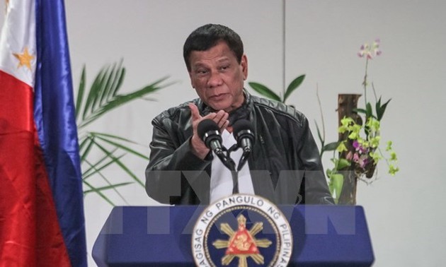 Президент Филиппин поручил армии уничтожить боевиков на юге страны 
