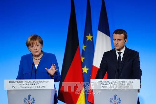Канцлер ФРГ желает активизировать сотрудничество с Францией