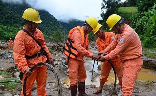 Во Вьетнаме продолжается работа по ликвидации последствий тайфуна «Доксури»