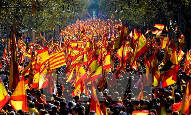 Опрос: Лишь четверть каталонцев хочет продолжения “обретения независимости“