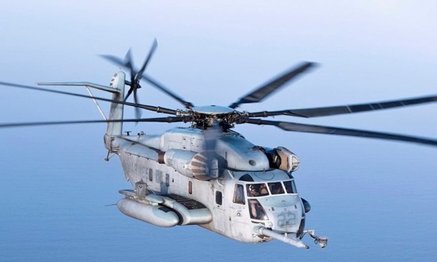 В Японии на школьную площадку упала часть военного вертолета США