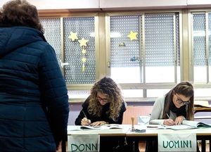 Выборы в Италии: правящая Демократическая партия признала поражение