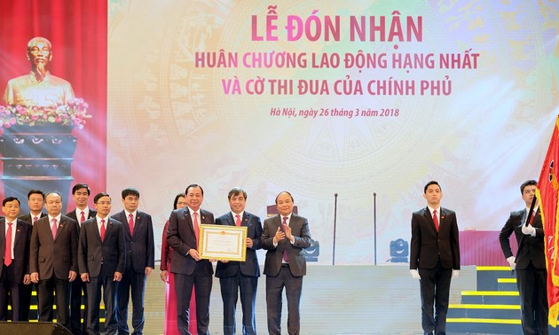 Нгуен Суан Фук принял участие в церемонии, посвященной 30-летию со дня создания банка «Agribank»