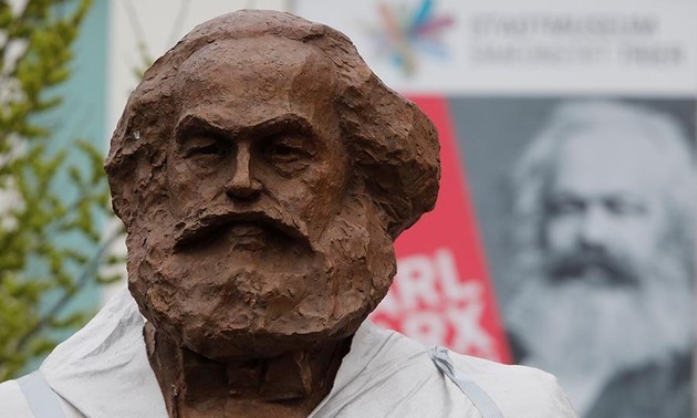 Зюганов: идеология Карла Маркса изменила мир