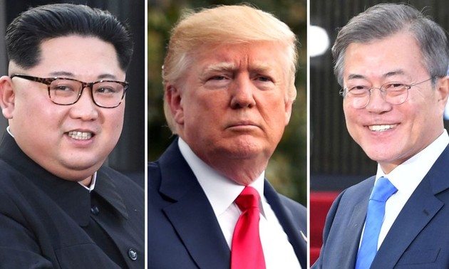 СМИ: Президент Южной Кореи может присоединиться к встрече Трампа и Ким Чен Ына в Сингапуре