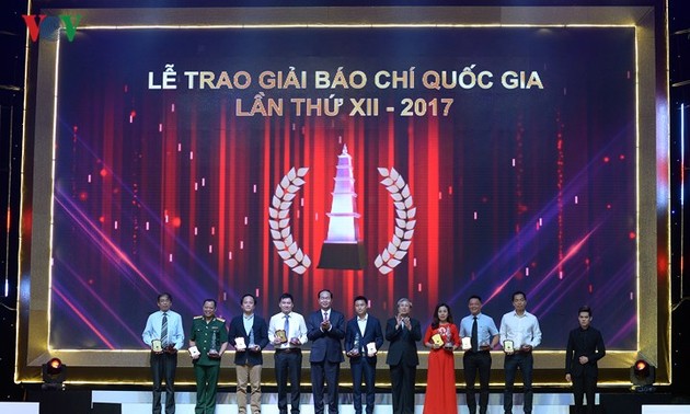 Состоялась 12-я церемония присвоения национальной журналистской премии 2017 года