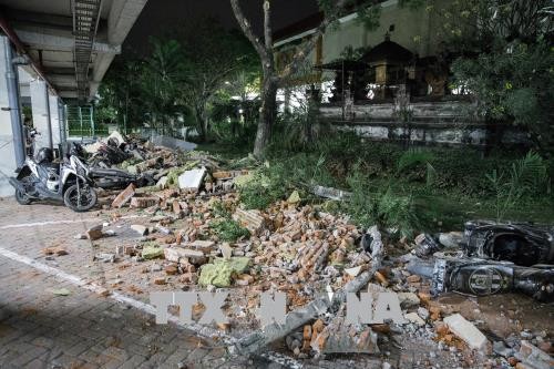 Число жертв землетрясения в Индонезии увеличилось до 91 человека