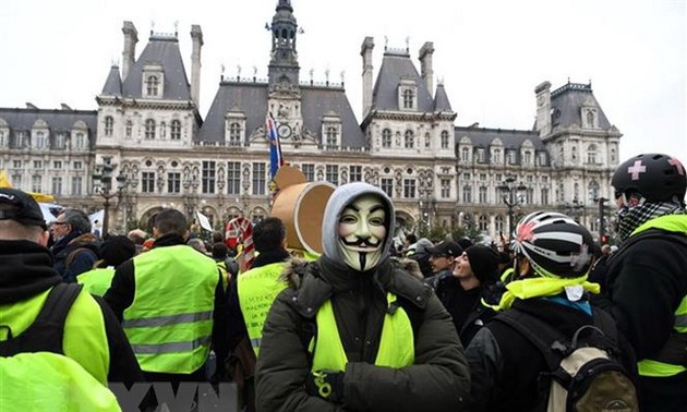 Власти Франции готовят закон против агрессивных участников манифестаций
