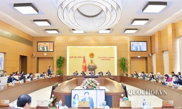 Продолжается 32-е заседание Постоянного комитета Национального собрания Вьетнама