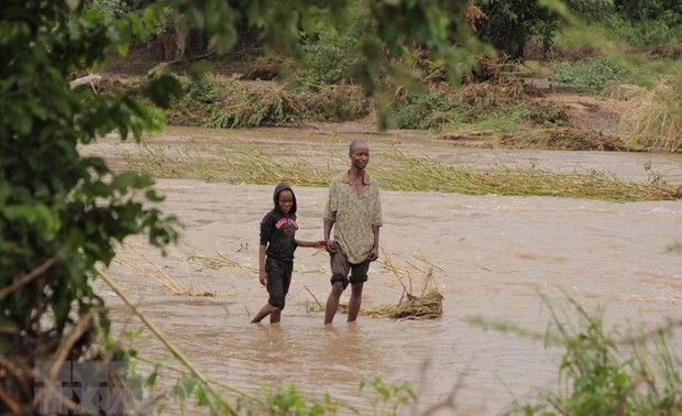 В Мозамбике около 15 тыс. человек отрезаны от внешнего мира после циклона “Идай“