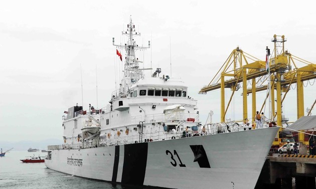 Корабль береговой охраны Индии посещает Дананг