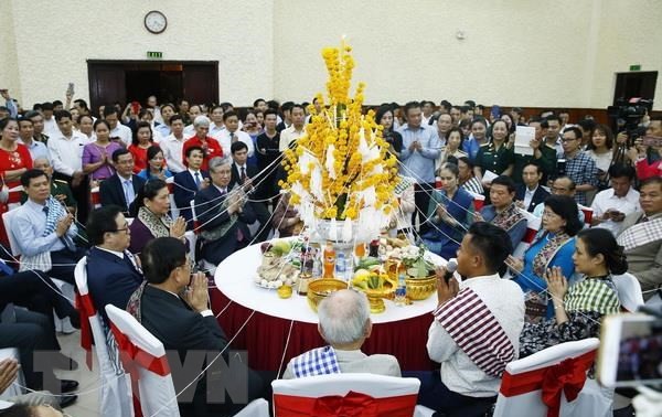 Посольство Лаоса в Ханое встретило традиционный новогодний праздник «Бунпимай»