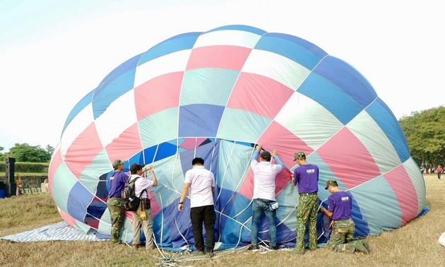 В Хюэ открылся Международный фестиваль воздушных шаров 2019