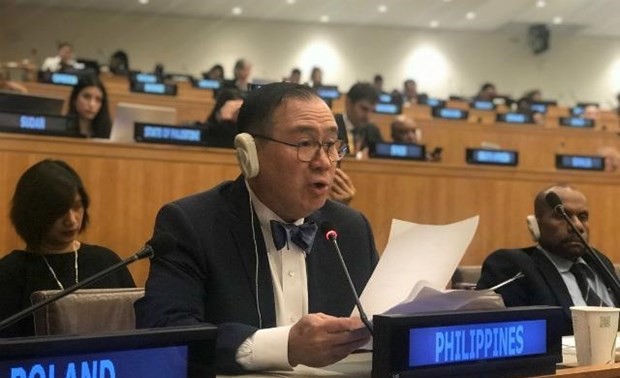 Глава МИД Филиппин поблагодарил Вьетнам за спасение рыбаков, пострадавших в Восточном море