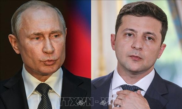 Руководители России и Украины продолжат беседовать по телефону