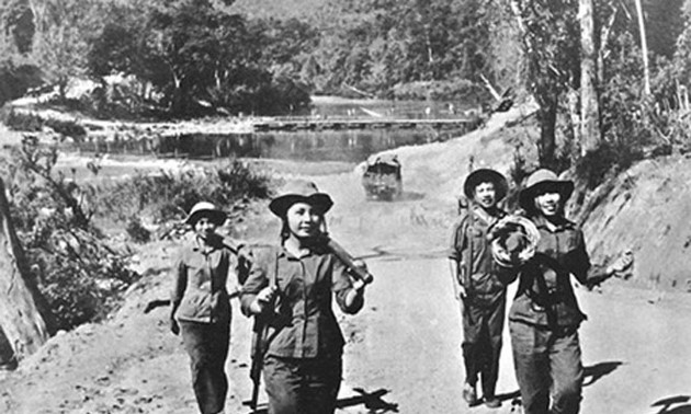Воспоминания бывших молодых добровольцев о дороге Чыонгшон