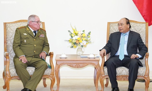 Нгуен Суан Фук принял Начальника Генерального штаба Революционных вооруженных сил Кубы 