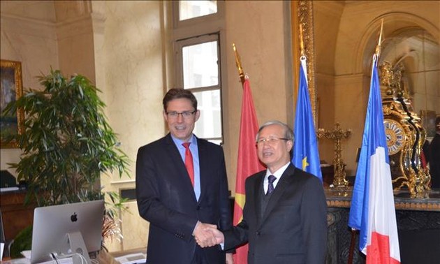 Делегация Компартии Вьетнама совершила рабочий визит во Францию